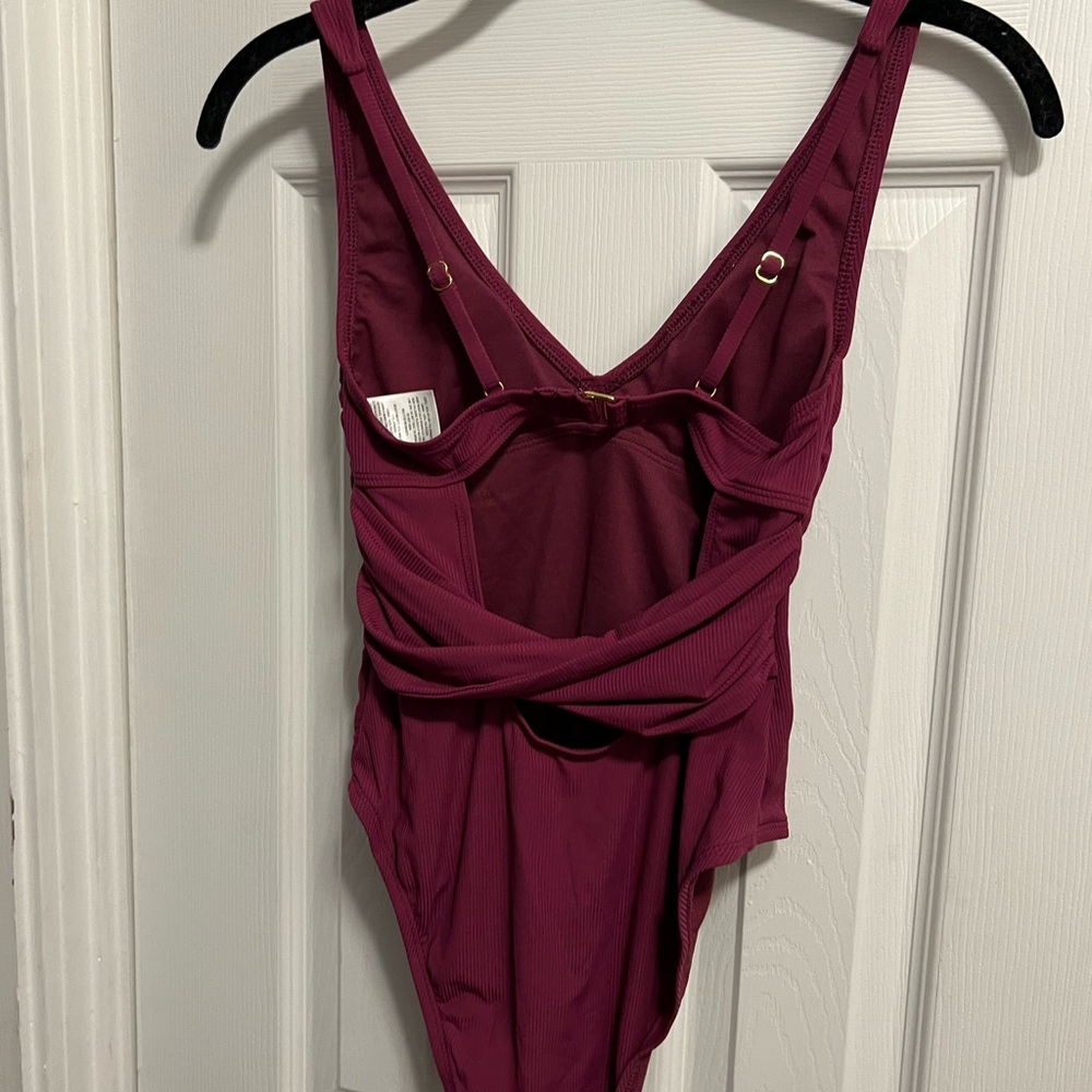 Shade & Shore XS (0-2) woman’s one piece bathing suit new with tags